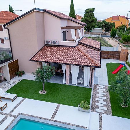 Holiday Home Silencio Biograd บีโอกราดนาโมรู ภายนอก รูปภาพ