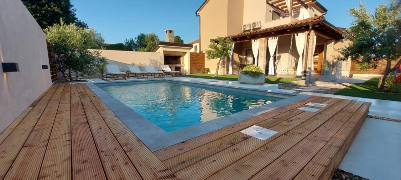 Holiday Home Silencio Biograd บีโอกราดนาโมรู ภายนอก รูปภาพ