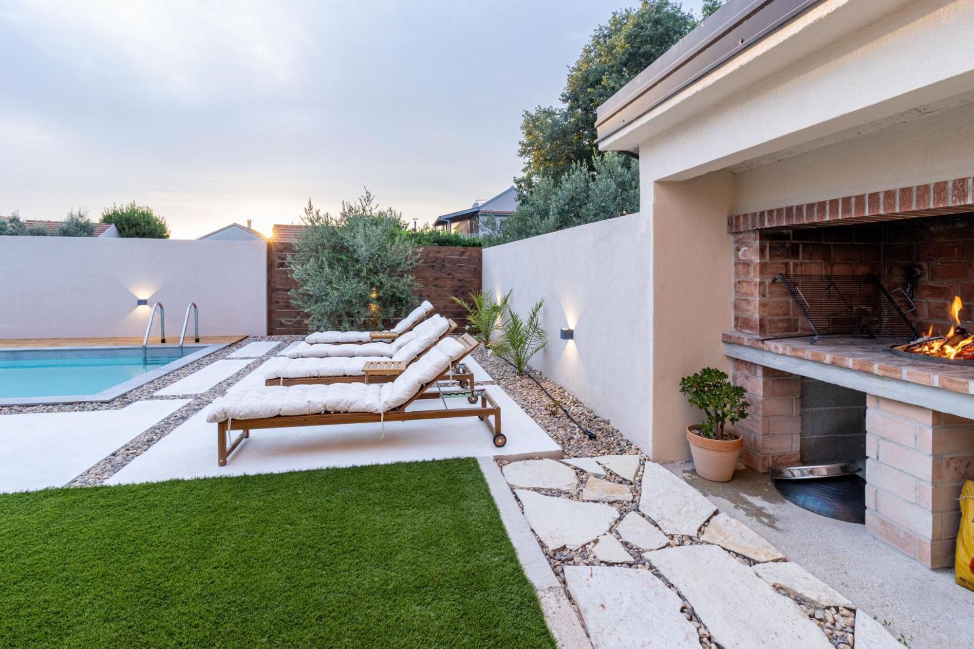 Holiday Home Silencio Biograd บีโอกราดนาโมรู ภายนอก รูปภาพ