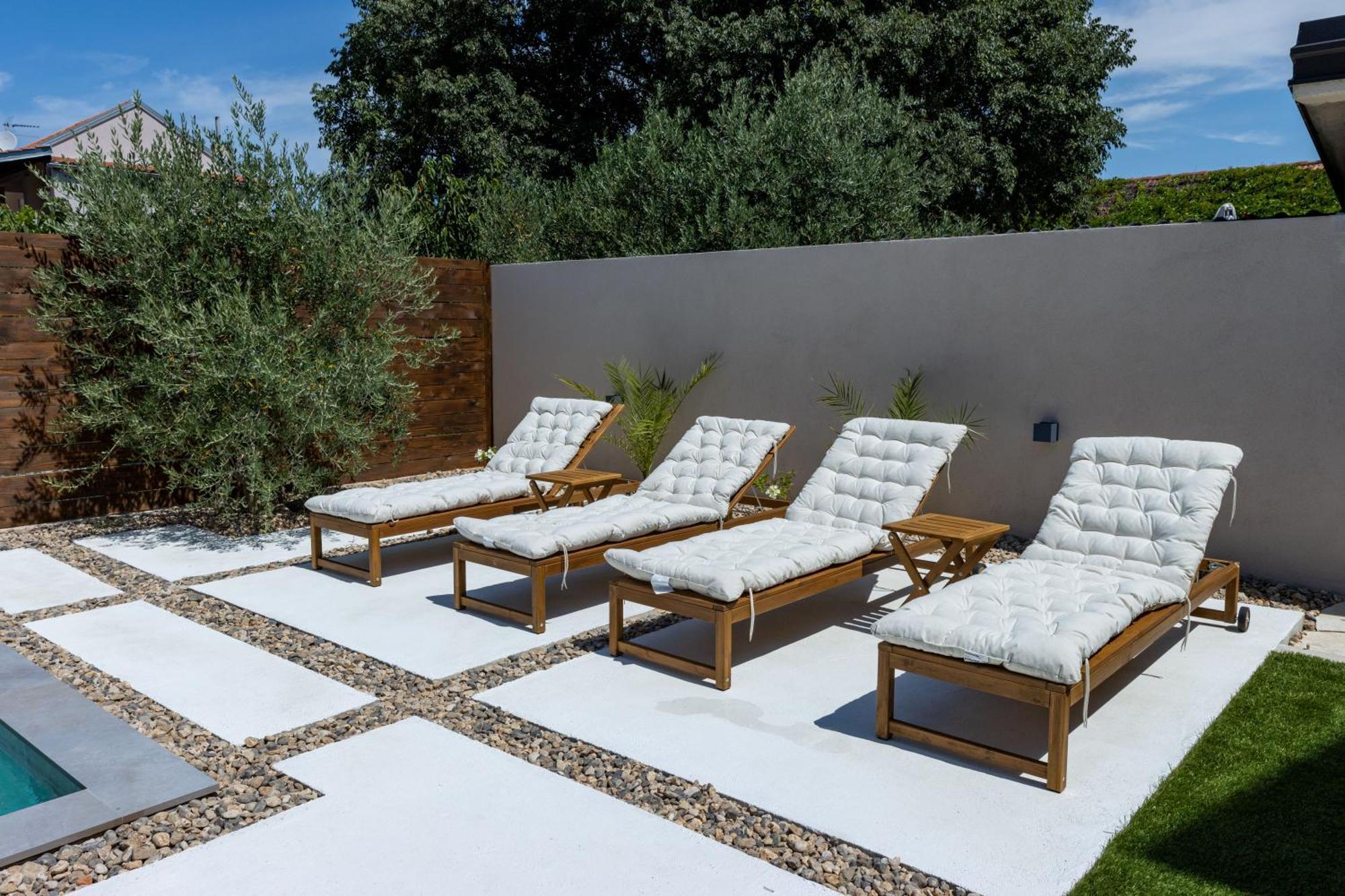 Holiday Home Silencio Biograd บีโอกราดนาโมรู ภายนอก รูปภาพ