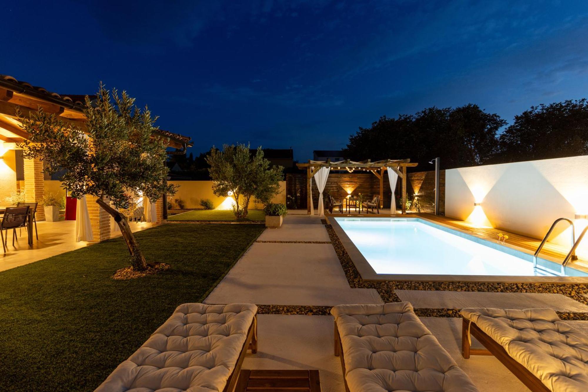 Holiday Home Silencio Biograd บีโอกราดนาโมรู ภายนอก รูปภาพ