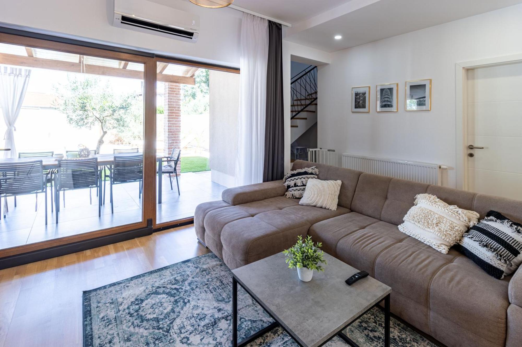 Holiday Home Silencio Biograd บีโอกราดนาโมรู ภายนอก รูปภาพ